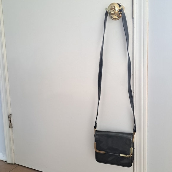 Nine West | Dark green mini purse with long strap & gold details - Picture 15 of 16